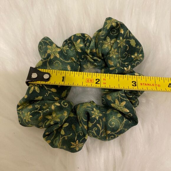 Christmas Hair Scrunchie. Christmas Print. Multicolor . Mini - Picture 6 of 6